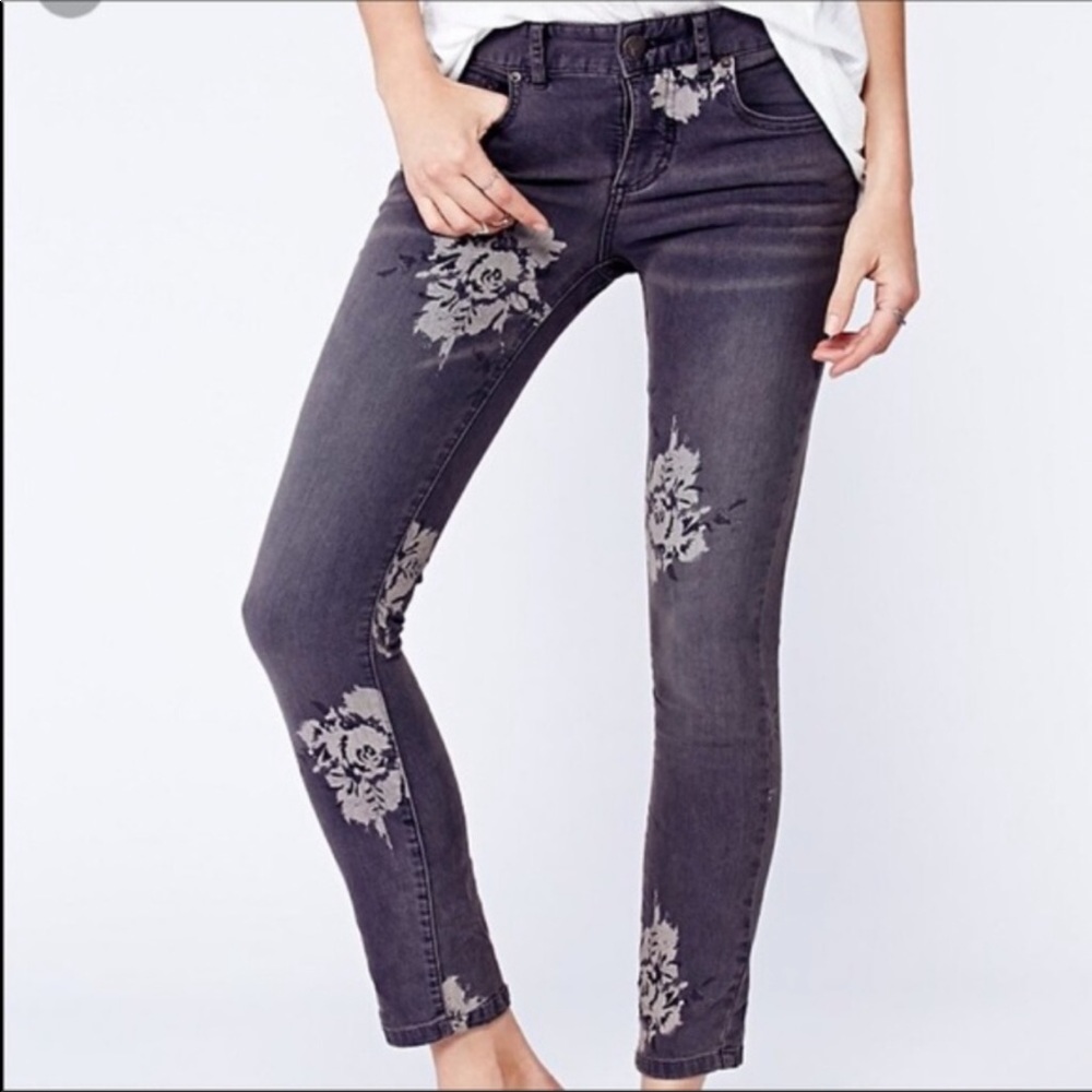 Free People Magnolia floral skinny ankle jeans 27